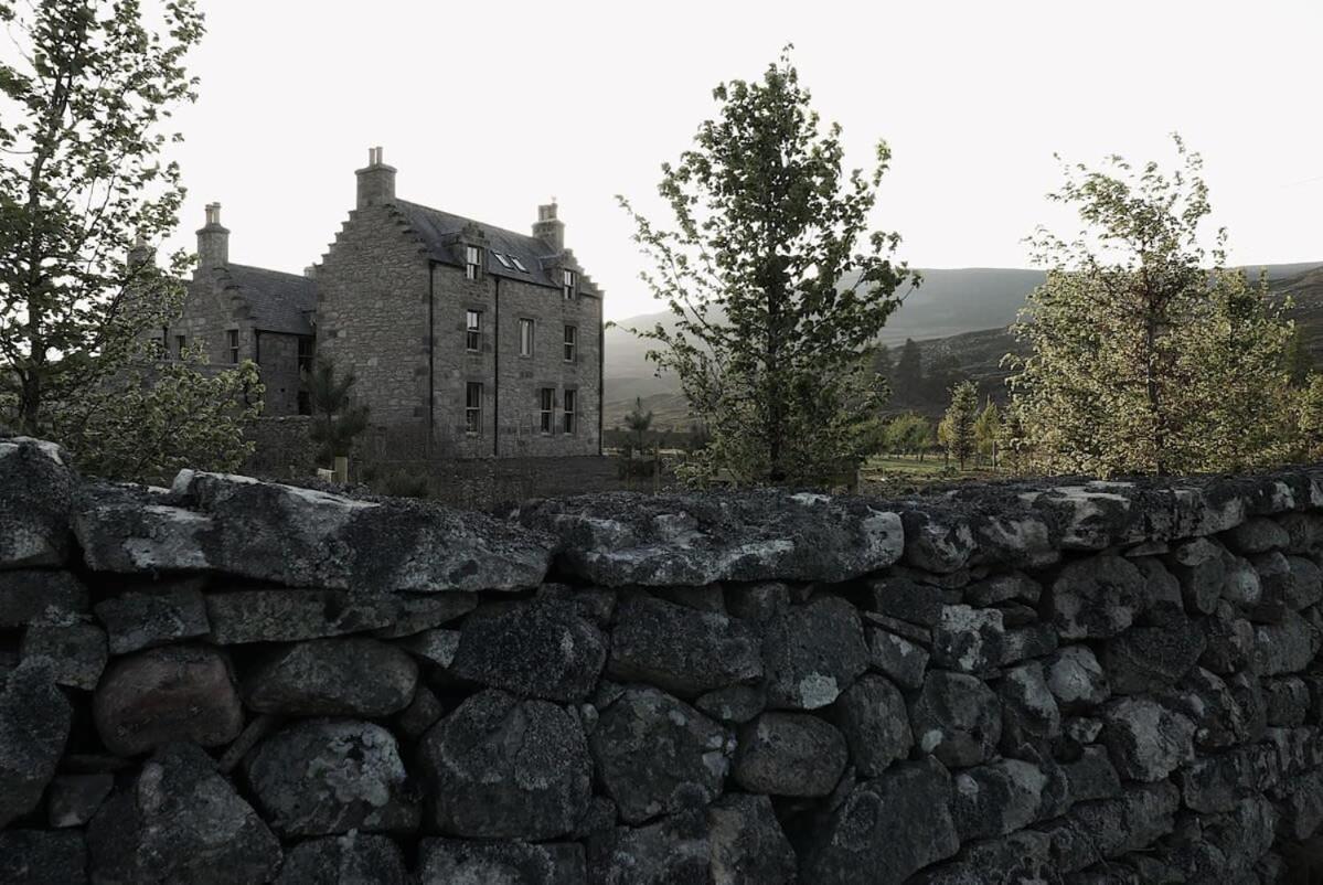 Huswell - Gairnshiel Lodge - Unique & Exclusive Lodge Next To The Castle Ballater Εξωτερικό φωτογραφία